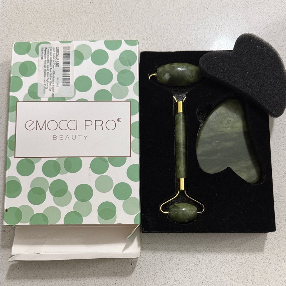 Emocci Pro Beauty Jade Roller & Gua Sha Set - Green